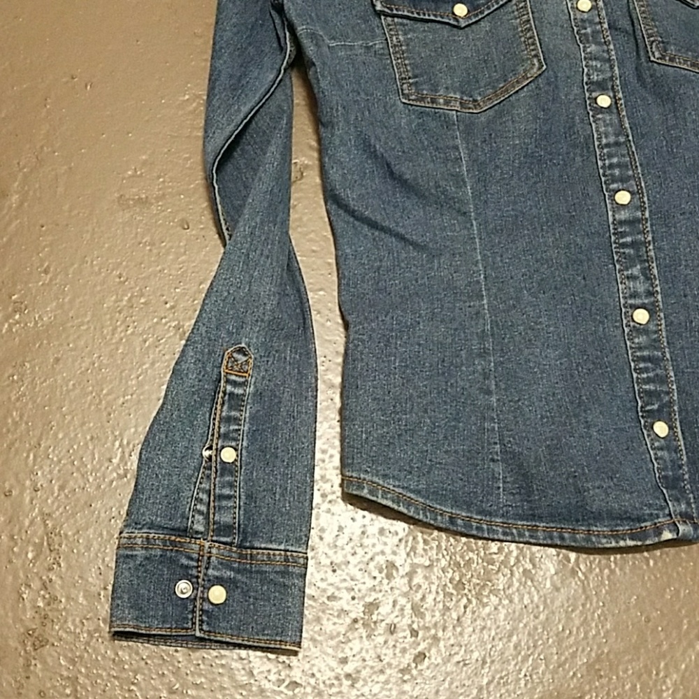 Shirt - Picture 4 of 5